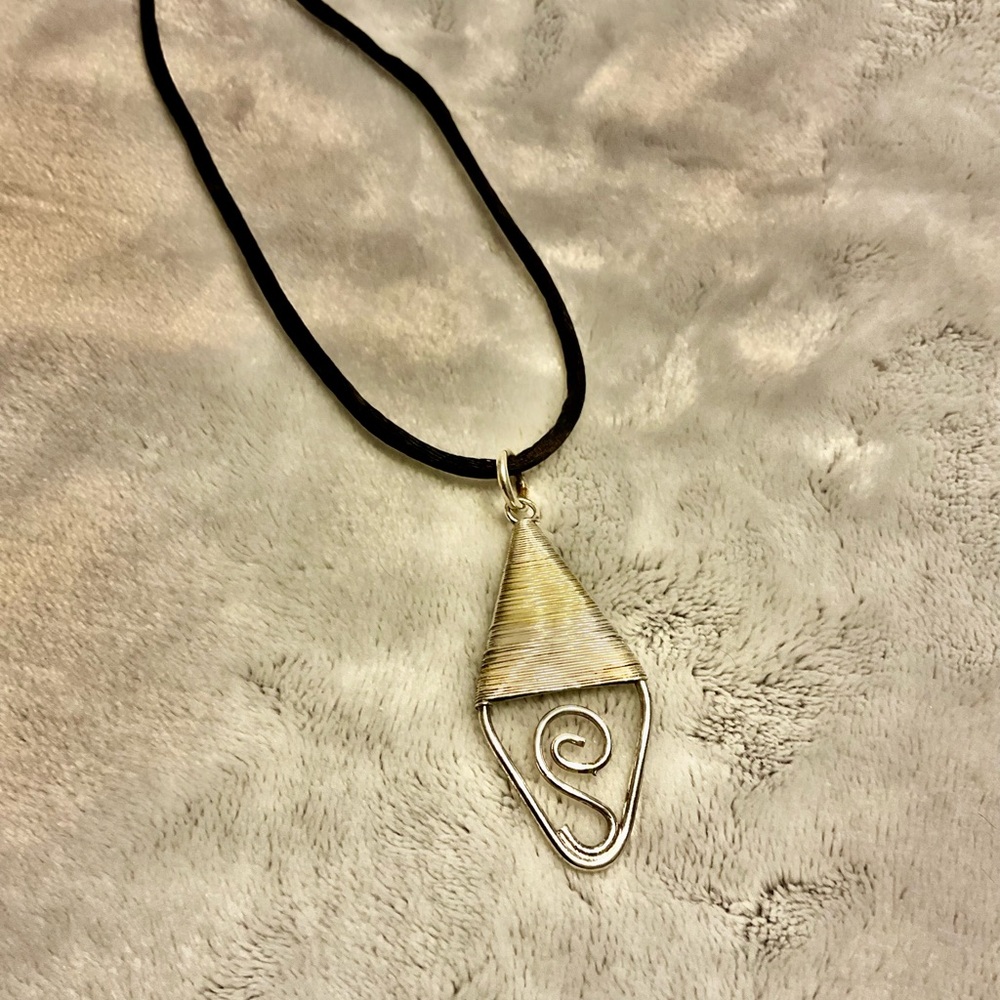 Elegant Silver Pendant Necklace